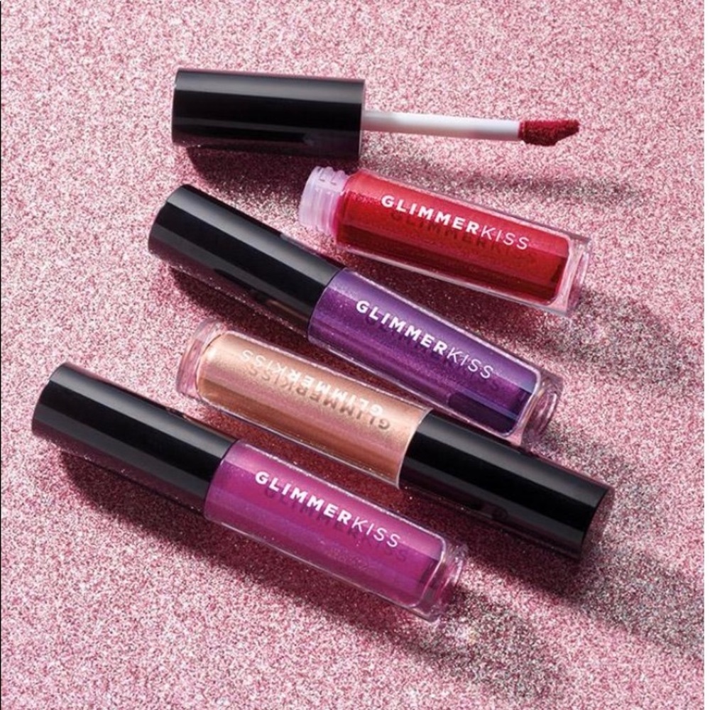 Glimmer Kiss lip gloss